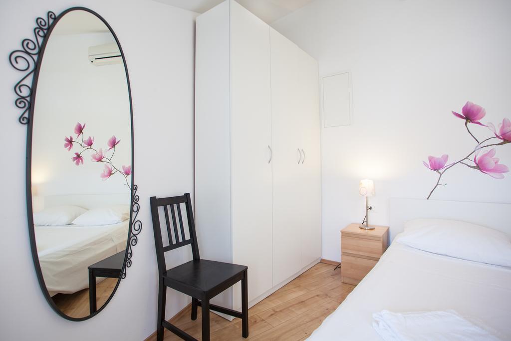 Apartment Pogled Na Luku Cres Luaran gambar