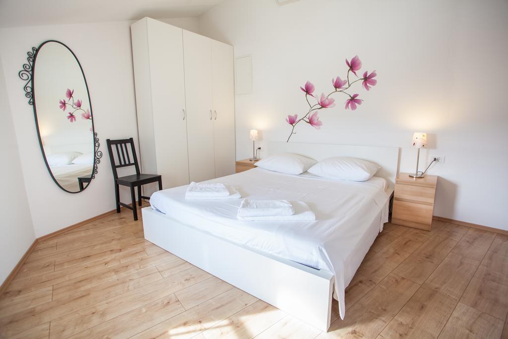 Apartment Pogled Na Luku Cres Luaran gambar
